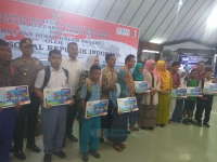 10 Siswa Berprestasi Ini Dapat Hadiah dari Kemensos