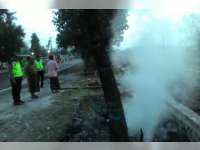 Tumpukan Ban Mobil Bekas Terbakar, Pemilik Rugi Rp 200 Ribu