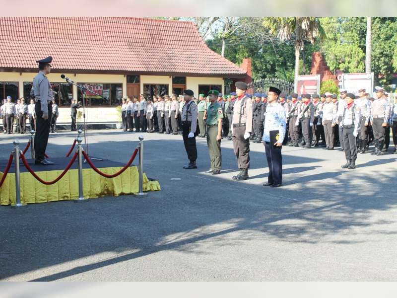 Jaga Sinergitas TNI dan Polri dengan Upacara Bendera Bersama