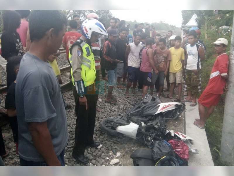 Sepeda Motor Dihatam Kereta Api, Seorang Balita Meninggal dan 3 Orang Luka-luka
