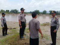 Cegah Konflik Tambang Pasir, Kapolsek Kanor Koordinasi dengan Kapolsek Rengel