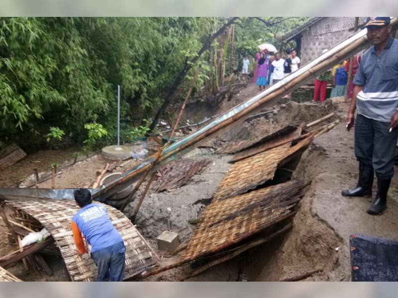 5 Rumah Warga Sukosewu Terancam Longsor