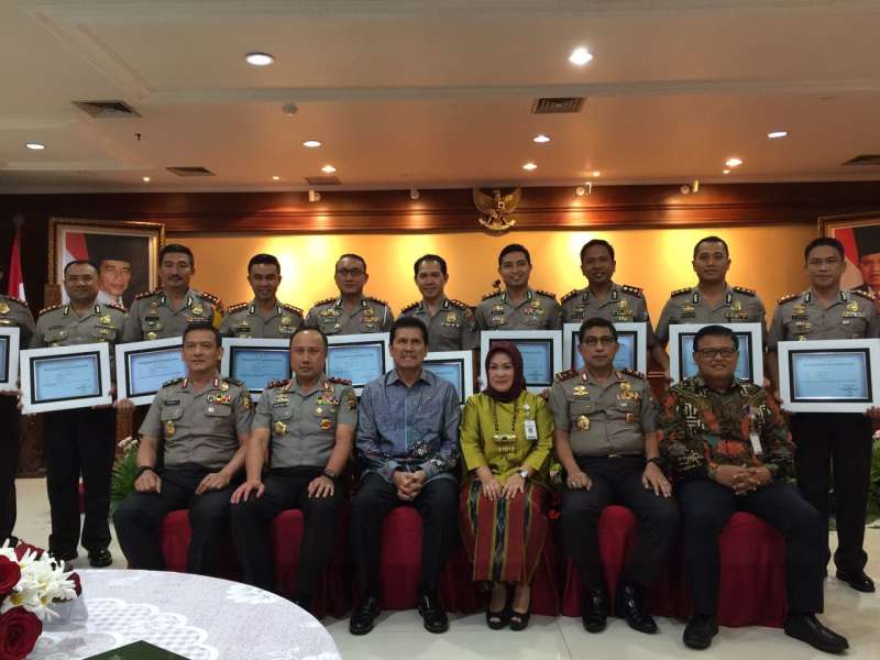 Inovatif Layani Publik, Kapolres Bojonegoro Terima Penghargaan dari Menpan RB