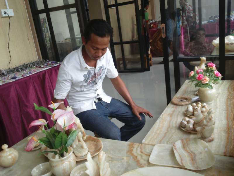 Meski Mahal, Batu Mamer Tetap Banyak Peminat