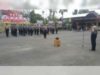 25 Bintara Polres Bojonegoro Disambut Mandi Kembang