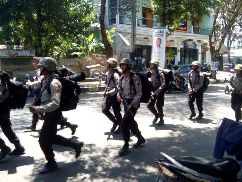 Latihan Fisik Anggota Polres Bojonegoro