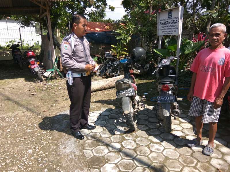 Pelajar Kecelakaan di Pertigaan Pasar Trenggulungan Ngasem