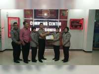 Kapolres Bojonegoro Terima Penghargaan dari Kapolda Jatim