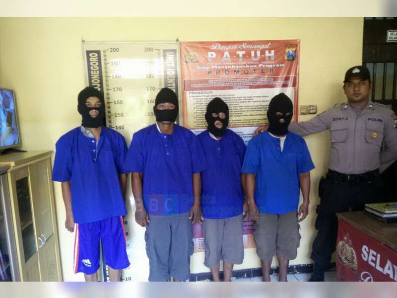 Main Judi Kartu Remi, 4 Orang Warga Sugihwaras Dicuduk Polisi