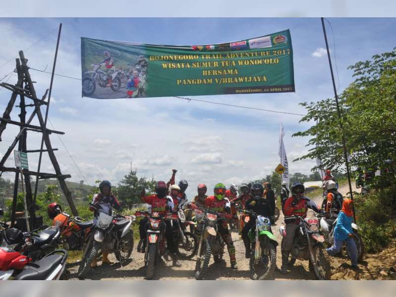 Tingkatkan Soliditas, Kapolres Bojonegoro Dampingi Pangdam V Brawijaya Ngetrail