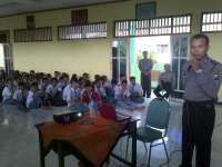 Polisi Beri Penyuluhan Pada Pelajar di SMA Islam Temayang