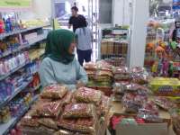 Jelang Puasa, Aneka Jajanan Lebaran Mulai Dijual