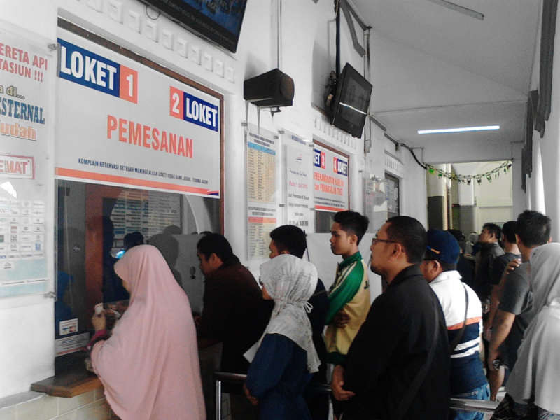 Image result for 16 April, Tiket Kereta Api Tambahan Lebaran 2018 Mulai Di jual