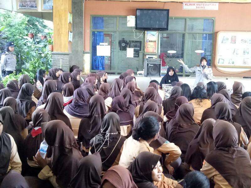 Satbinmas Polres Bojonegoro Imbau Remaja Tak Dekati Narkoba
