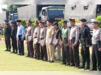 Kapolres Bojonegoro Berikan Reward pada Anggota dan Masyarakat