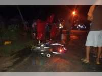 Diduga Sopir Mengantuk, Corolla DX Terguling Setelah Tabrak Yamaha Vixion