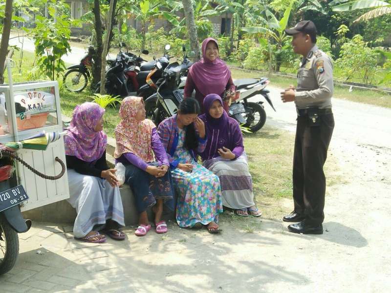 Operasi Bina Kusuma, Sat Binmas Lakukan Binluh Kepada Masyarakat Desa Ngampel