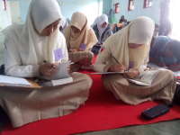 Ajak Siswa Menyukai Buku Lewat Lomba Resensi Buku