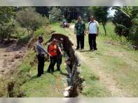 Pemkab Segera Upayakan Perbaikan Tanggul Longsor di Kanor