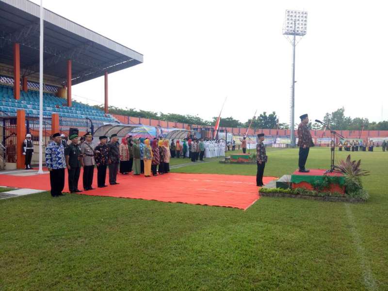 Kapolres Hadiri Upacara Peringatan Hardiknas, di Stadion Bojonegoro