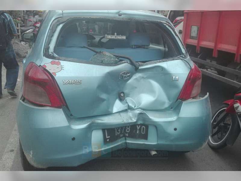 Satria Seruduk Yaris di Kalitidu, 2 Orang Luka-Luka