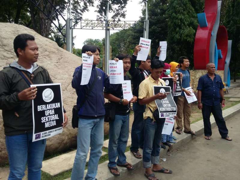Aji Bojonegoro Gelar Aksi Damai Hari Kebebasan Pers Dunia