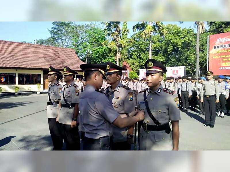 Kapolres Bojonegoro Pimpin Upacara Sertijab Wakapolres dan Dua Kapolsek