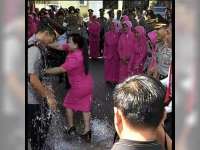 Suasana Haru di Momen Pelepasan Kompol Andrian