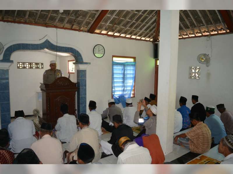 Sat Lantas Polres Bojonegoro Sosialisasikan Operasi Patuh Melalui Khotbah Jumat