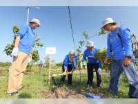 Karyawan EMCL Kerja-Bakti Berasama Warga Desa Sudu Kecamatan Gayam