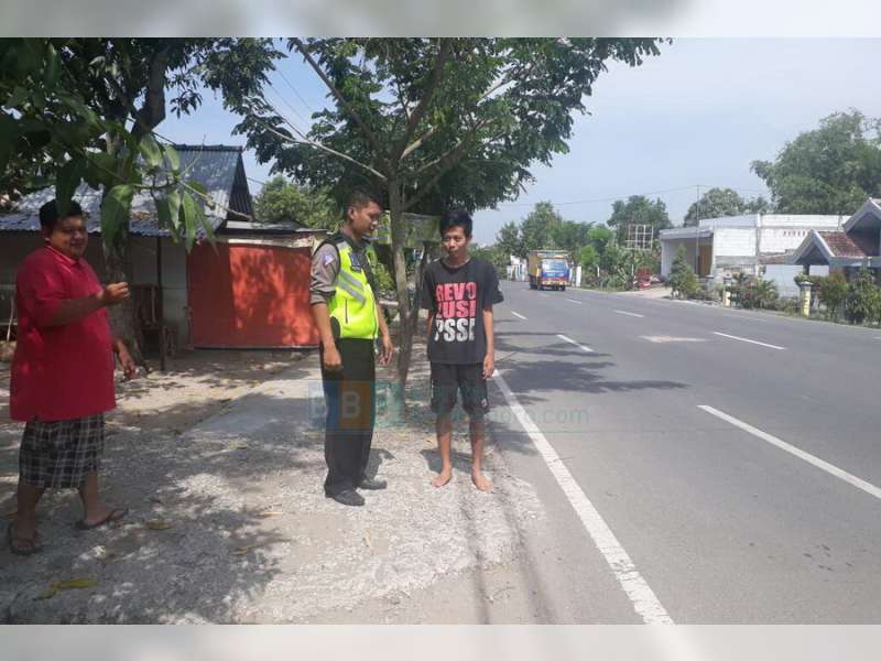 Bergurau Saat Berkendara, Anak Pengendara Motor di Padangan Terlibat Kecelakaan