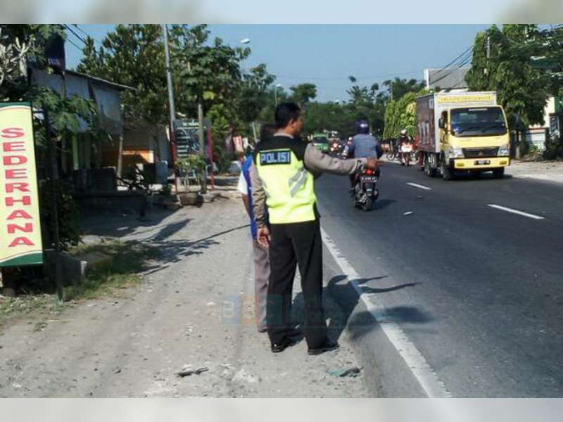 Sepeda Pancal Diseruduk Honda Supra X di Baureno, 2 Orang Luka Berat