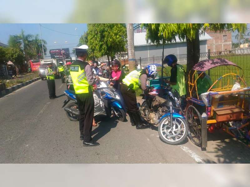 Razia Pagi, Sat Lantas Polres Bojonegoro Tindak 137 Pelanggar