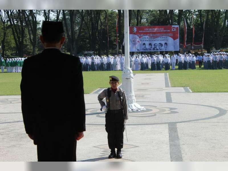 Upacara Harkitnas di Alun-Alun Bojonegoro, Berlangsung Khidmat dan Sederhana
