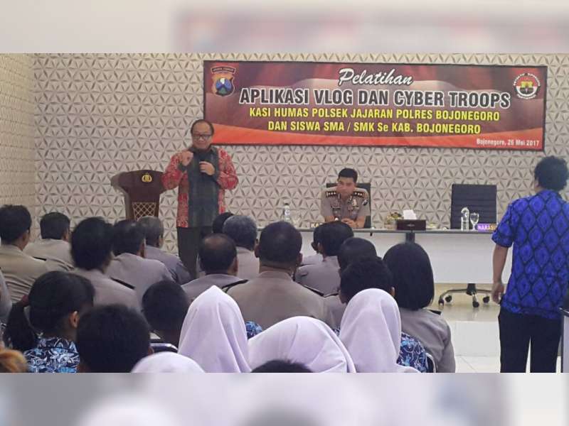 Polres Bojonegoro Galar Pelatihan Vlog untuk Anggota dan Pelajar