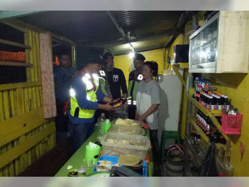 Sat Sabhara Polres Bojonegoro Lakukan Operasi Basmi Miras