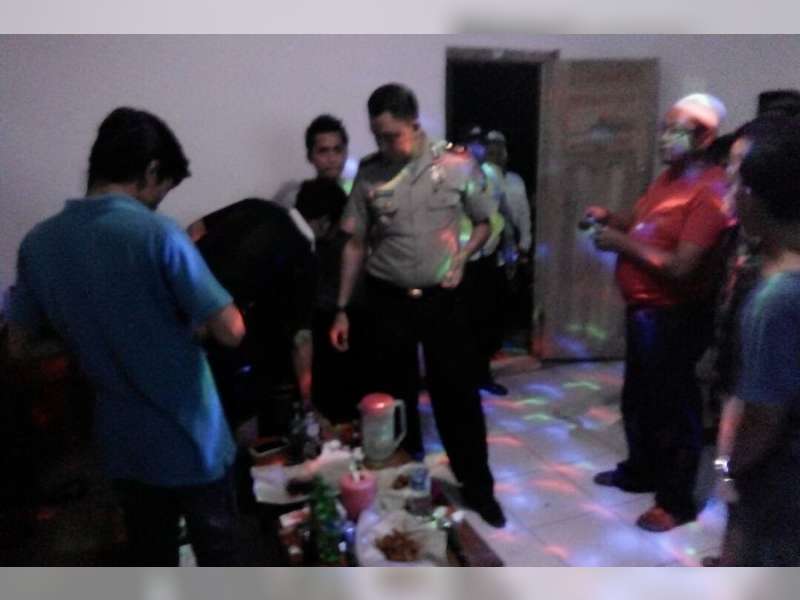 Polsek Gayam Razia Kafe Remang-Remang Yang Masih Buka di Bulan Ramadan