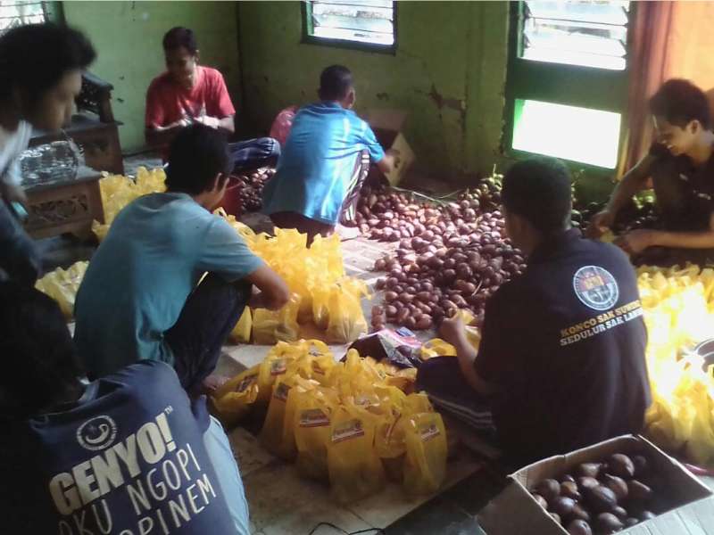Sore Ini Kartar Desa Wedi Akan Bagikan 5 Ribu Salak Untuk Takjil di Sekitar Alun - Alun