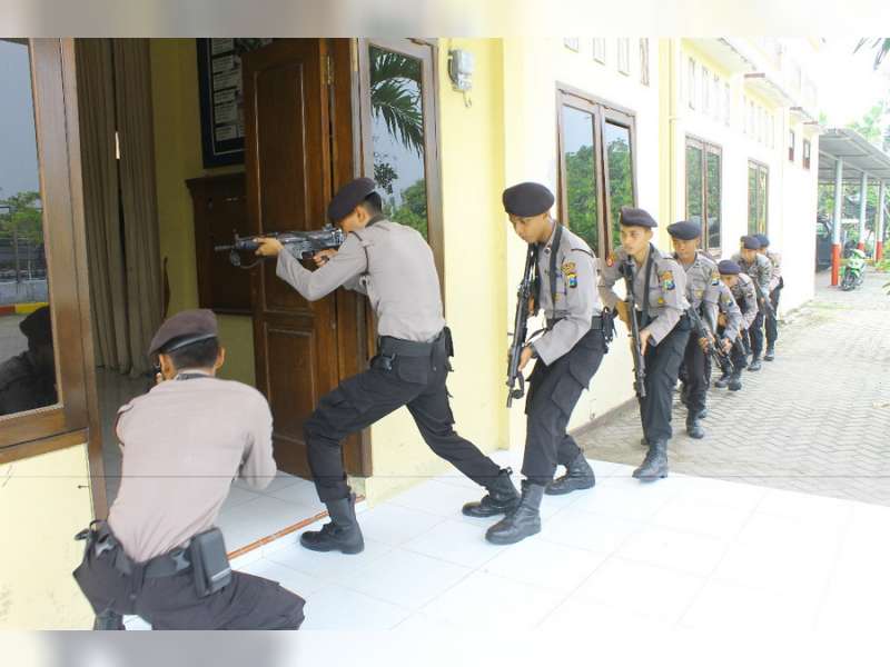 Sat Sabhara Polres Bojonegoro Latih Kemampuan Dasar Perlawanan Teror