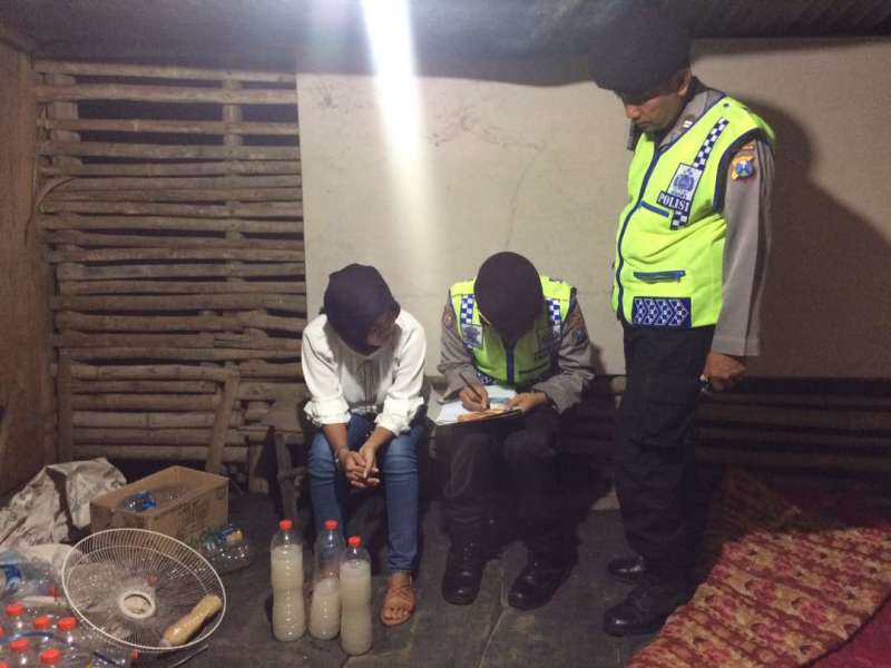 Operasi Pekat,  Sat Sabhara Telah Tindak Beberapa Penjual Miras Dengan Sangkaan Tipiring