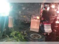 Tabrak Ban Tanda Pengaman Truk Yang Mogok, Pengendara Motor Luka Berat