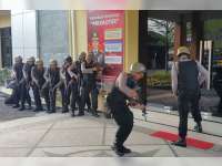 Lumpuhkan Teroris, Tim Wanteror Polres Bojonegoro Berhasil Selamatkan Sandera