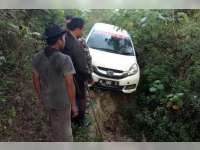 Warga Ngambon Digegerkan Penemuan Mobil Yang Terparkir di Tengah Hutan