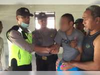 Seorang Penderita Gangguan Jiwa di Kanor Mengamuk Diamankan Polisi