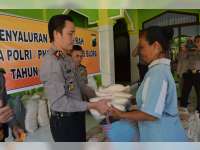 Polres Blora Bagikan Zakat