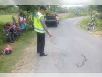 Honda CBR Tabrak Supra di Ngasem, Kedua Pengendara Luka-Luka