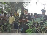 Kapolres Bojonegoro Takziah dan Pimpin Upacara Pemakaman Anggota