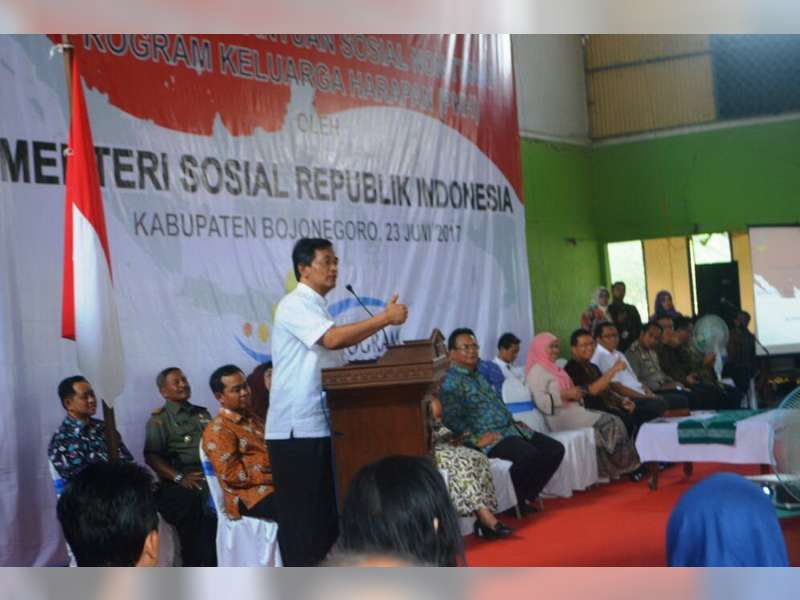 Bareng Mensos, Kuswiyanto Monev Penyaluran Bansos PKH Non Tunai