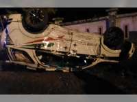 Daihatsu Terios Terbalik di Baureno, Dua Orang Luka-Luka