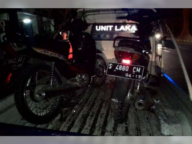 Dua Motor Supra Terlibat Kecelakaan di Madean, Tiga Orang Luka-Luka